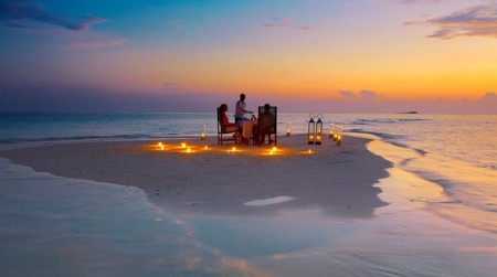 romanctic-beach-dinner-maldives